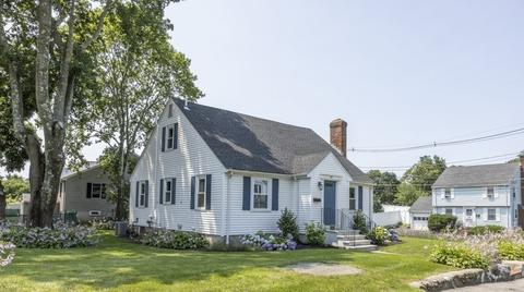 44 Maple St, Stoneham, MA 02180 photo 4
