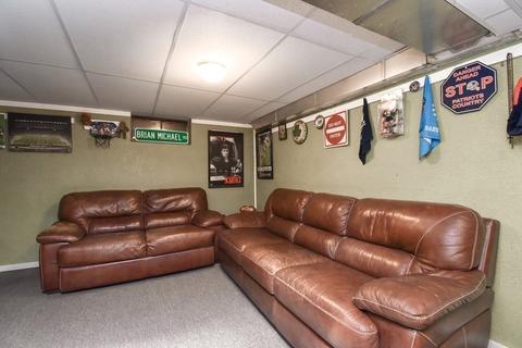 105 Quaker Rd, Springfield, MA 01118 photo 25
