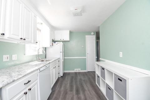 105 Quaker Rd, Springfield, MA 01118 photo 3