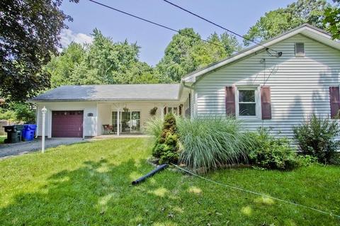 28 Greaney St, Springfield, MA 01104 photo 2