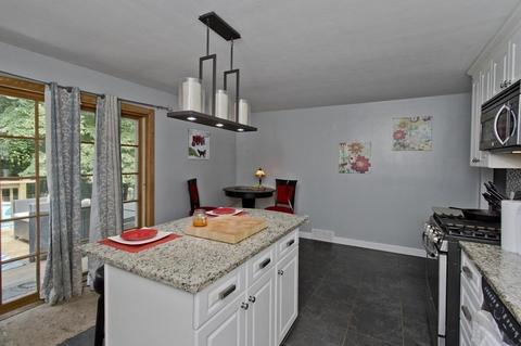28 Greaney St, Springfield, MA 01104 photo 6