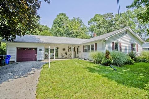 28 Greaney St, Springfield, MA 01104 photo 1