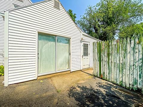 71 Arden St, Springfield, MA 01118 photo 5