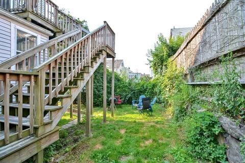 8 Leighton Ct, Gloucester, MA 01930 photo 3