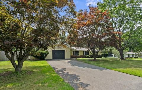 137 Nicholas Rd, Raynham, MA 02767 photo 2