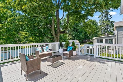 93 Vine St, Reading, MA 01867 photo 2