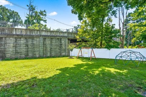 93 Vine St, Reading, MA 01867 photo 38