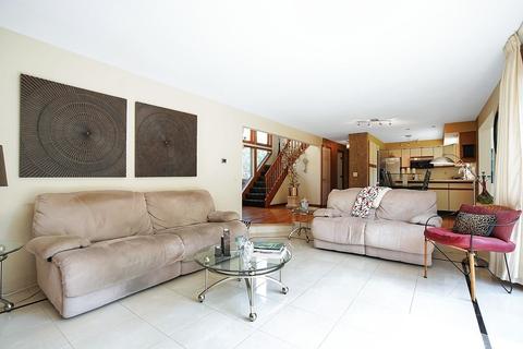106 Christopher Ter, West Springfield, MA 01089 photo 15