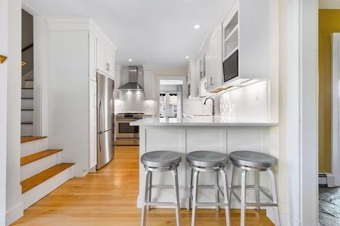 2 Standish St, Hingham, MA 02043 photo 5