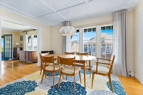 2 Standish St, Hingham, MA 02043 photo 4
