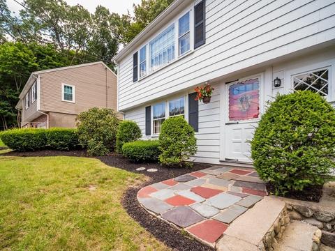 4 Goodwin St, Wakefield, MA 01880 photo 3