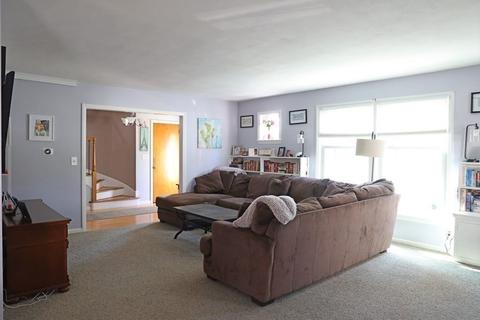25 Fairview Ave, Chicopee, MA 01013 photo 14