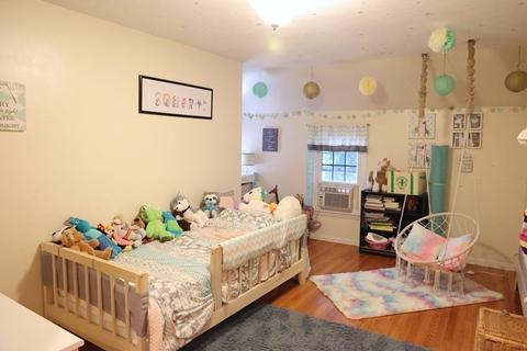 25 Fairview Ave, Chicopee, MA 01013 photo 25