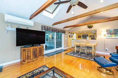 357 Webster St, Needham, MA 02494 photo 10