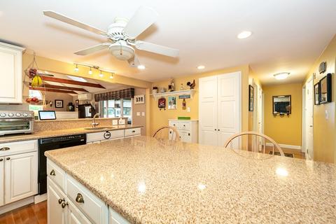 357 Webster St, Needham, MA 02494 photo 7