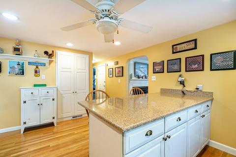 357 Webster St, Needham, MA 02494 photo 6