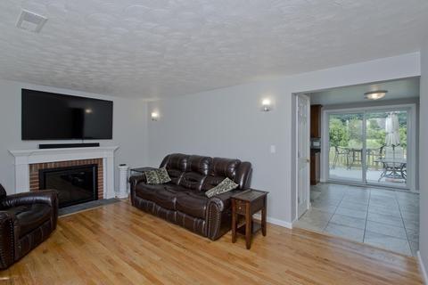 3 Beech Rd, Enfield, CT 06082 photo 8