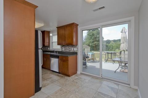 3 Beech Rd, Enfield, CT 06082 photo 6