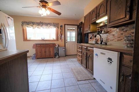 94 Mccarthy Ave, Leicester, MA 01611 photo 6
