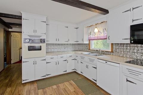 15 Gourley Rd, Springfield, MA 01129 photo 8