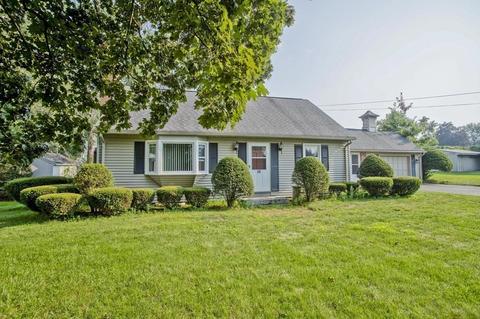 15 Gourley Rd, Springfield, MA 01129 photo 3