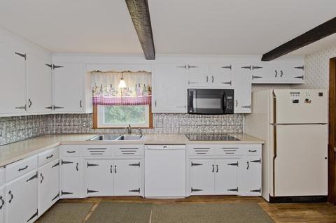 15 Gourley Rd, Springfield, MA 01129 photo 4