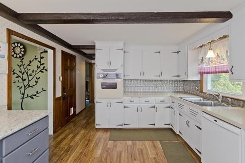 15 Gourley Rd, Springfield, MA 01129 photo 5