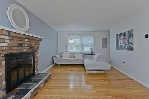 176 Tamarack Dr, Springfield, MA 01129 photo 3