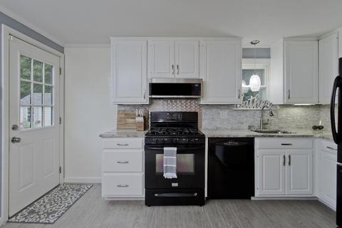 176 Tamarack Dr, Springfield, MA 01129 photo 5