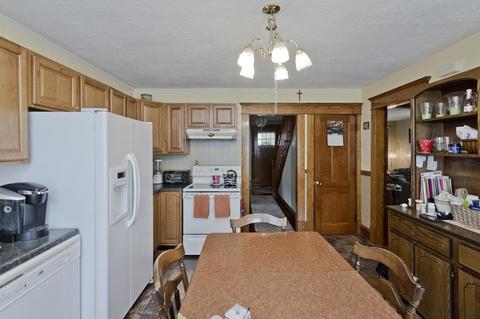 41 Bemis St, Chicopee, MA 01013 photo 6
