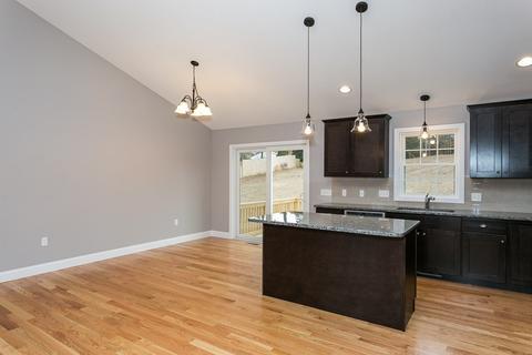 173 Cabinet St, Springfield, MA 01129 photo 14