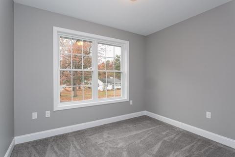 173 Cabinet St, Springfield, MA 01129 photo 28