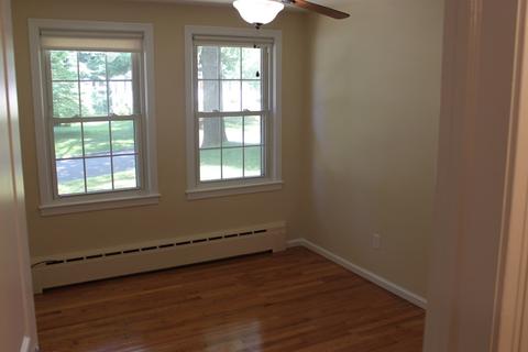 97 Brewster St, Springfield, MA 01119 photo 12