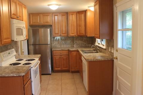 97 Brewster St, Springfield, MA 01119 photo 8
