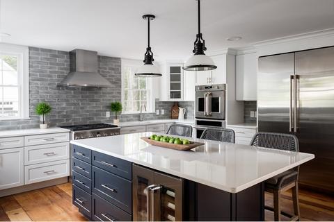 223 North St, Hingham, MA 02043 photo 3