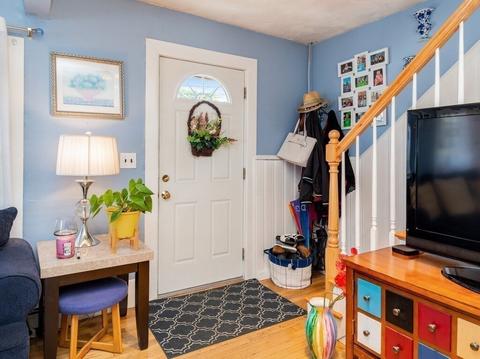 2 Hadley Ct, Everett, MA 02149 photo 4