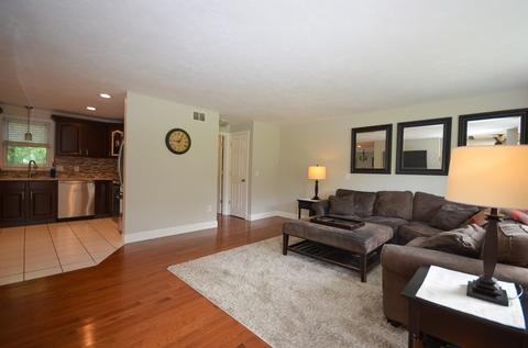 82 Highland View Dr, Sutton, MA 01590 photo 3