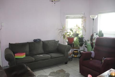 24 Tracy St, Springfield, MA 01104 photo 7