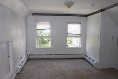 24 Tracy St, Springfield, MA 01104 photo 2