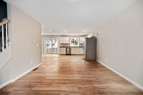 416 Nottingham St, Springfield, MA 01104 photo 5