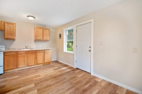 85 Putnam Cir, Springfield, MA 01104 photo 6