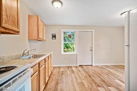 85 Putnam Cir, Springfield, MA 01104 photo 5