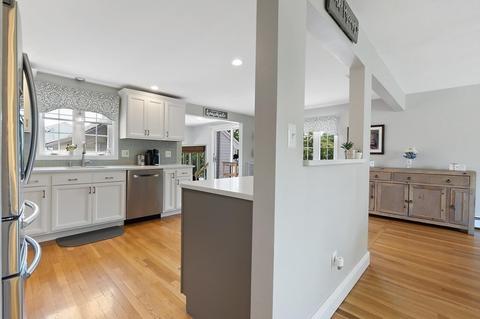 42 Mohawk St, Danvers, MA 01923 photo 13
