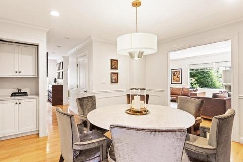 56 Clearwater Rd, Chestnut Hill, MA 02467 photo 10