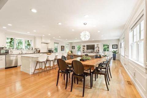 56 Clearwater Rd, Chestnut Hill, MA 02467 photo 6