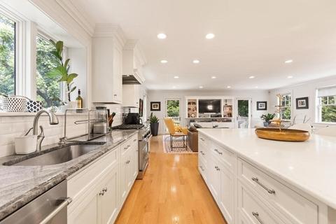 56 Clearwater Rd, Chestnut Hill, MA 02467 photo 5