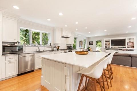 56 Clearwater Rd, Chestnut Hill, MA 02467 photo 4