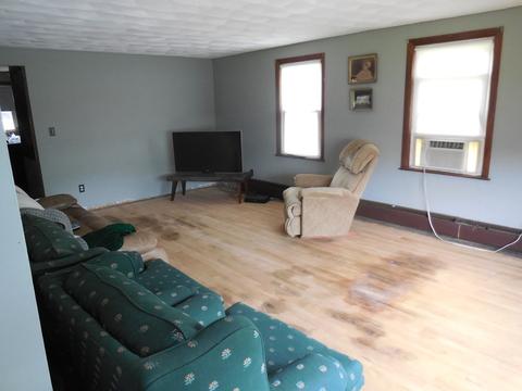 28 Ward Ave, Easthampton, MA 01027 photo 3