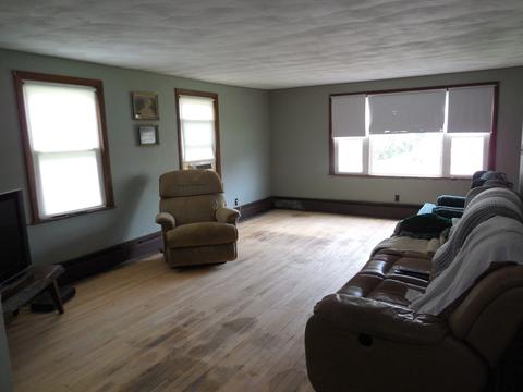 28 Ward Ave, Easthampton, MA 01027 photo 5