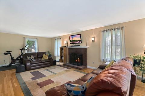 35 Devonshire Rd, Attleboro, MA 02703 photo 4